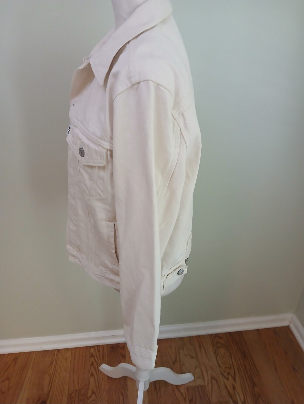 Levi’s Ex-Boyfriend Denim Trucker Jacket NWT - Picture 3 of 9
